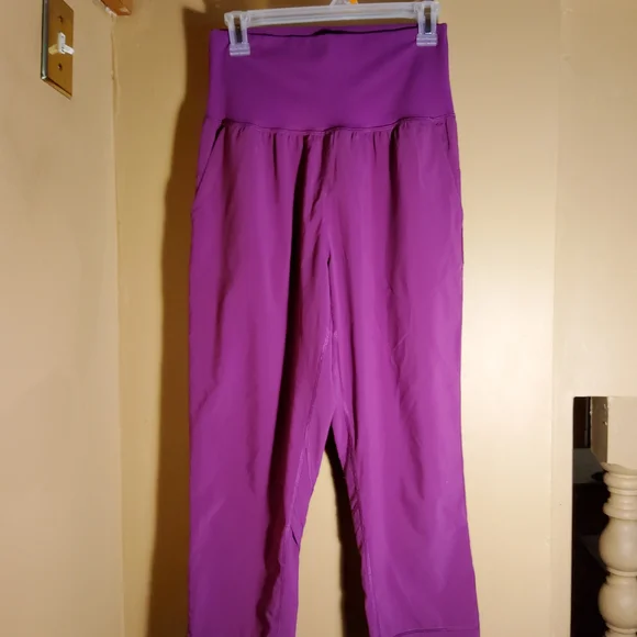 Lululemon Tranquil Crop Regal Plum High-Rise Capri Leggings - Picture 2 of 5